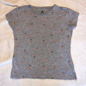 Atmosphere Gray T Shirt Pineapple Print Short Sleeve Size 6 Excellent Condition